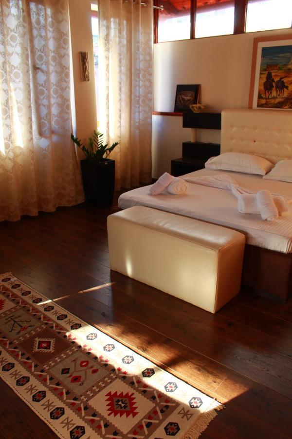 Bed & Breakfast 2 Kitarat Bb Vlore